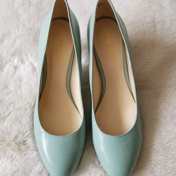 Size 8.5 Nine West Heels - Picture 2 of 4